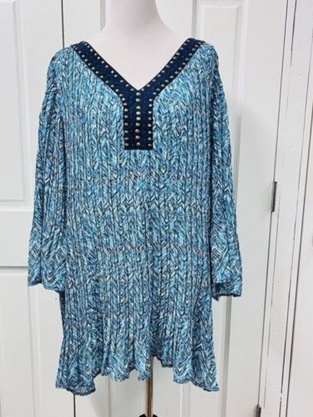 Woman Within 4X (34/36) Blouse Accordion Pleat Studded V-Neck Blue Long Sleeve